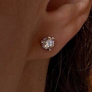 Stunning studs!  Brilliant natural diamond earrings, NWOT